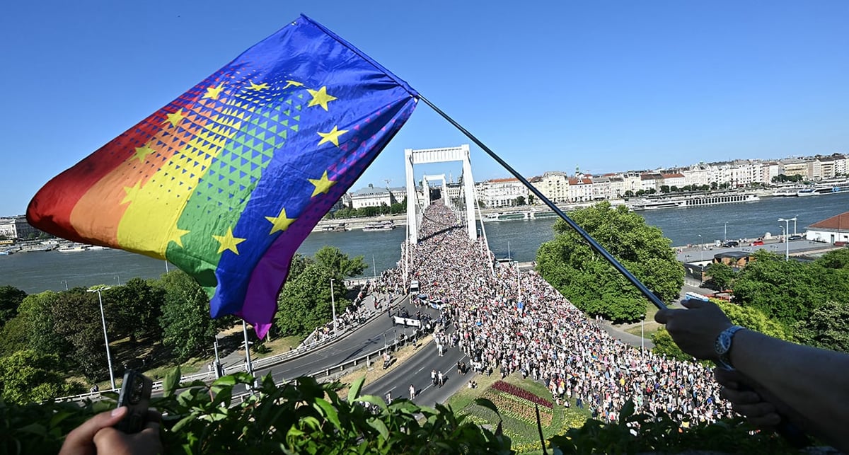 Cette marche historique est  un nouveau revers pour Viktor Orbán, dont le règne vacille après quinze ans au pouvoir.