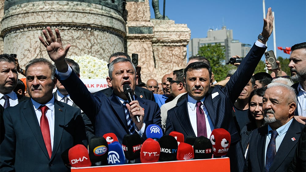 En Turquie, Recep Tayyip Erdogan accentue la pression sur l'opposition.