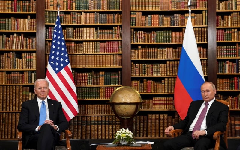 Poutine constate "beaucoup de problemes" lors de son sommet avec biden