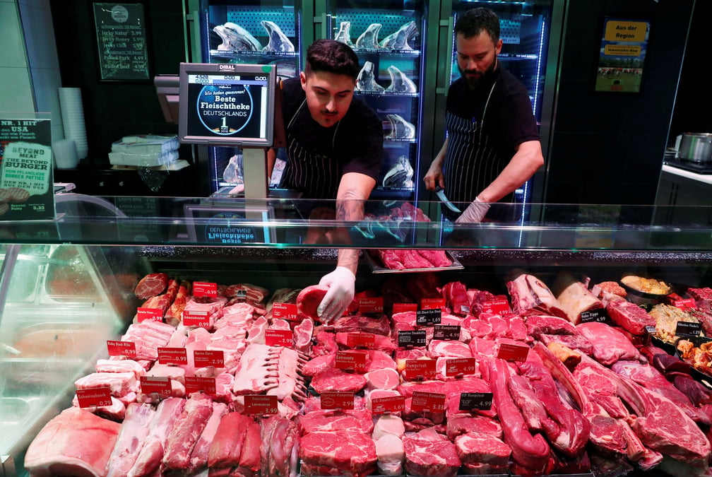 De la viande est exposee dans un supermarche edeka a berlin
