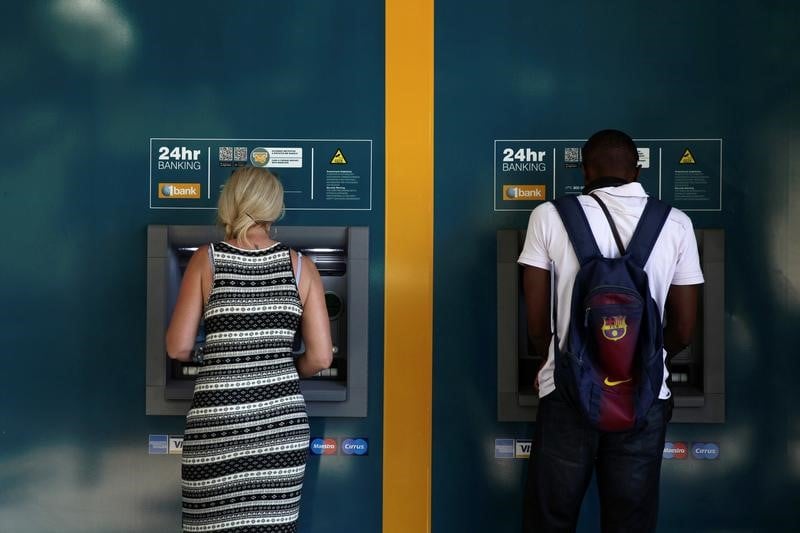 Ue: 50.000 emplois et 9.100 agences bancaires en moins en 2016