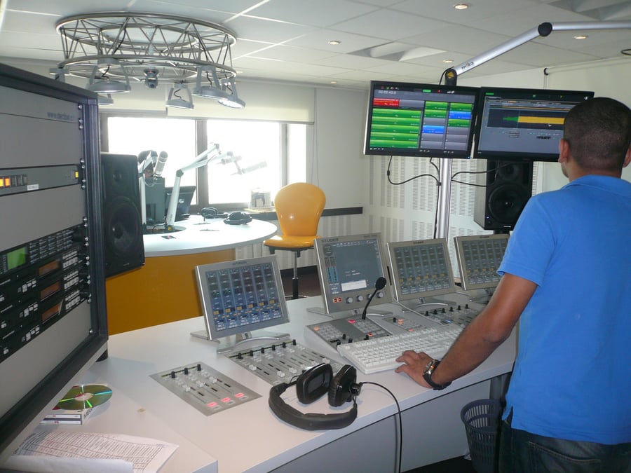 Netia, filiale de Radio Act et fournisseur des grandes radios mondiales, est déjà installée aux Ateliers FM