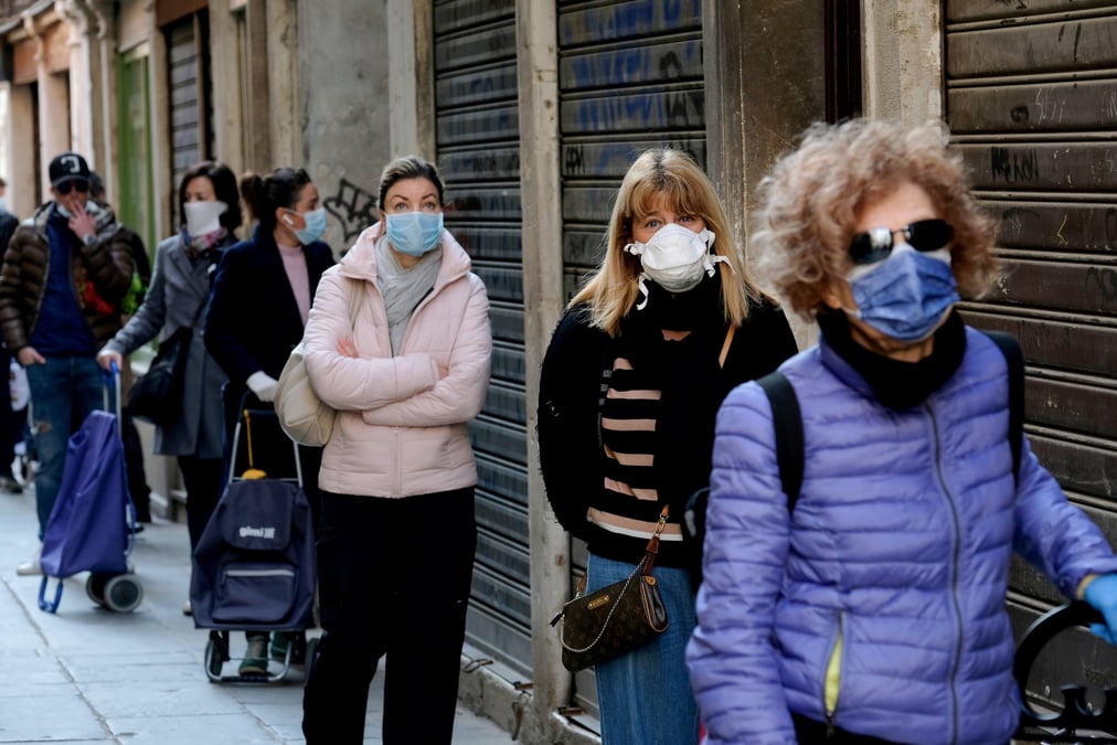 Un peu moins de deces et de patients en reanimation en italie