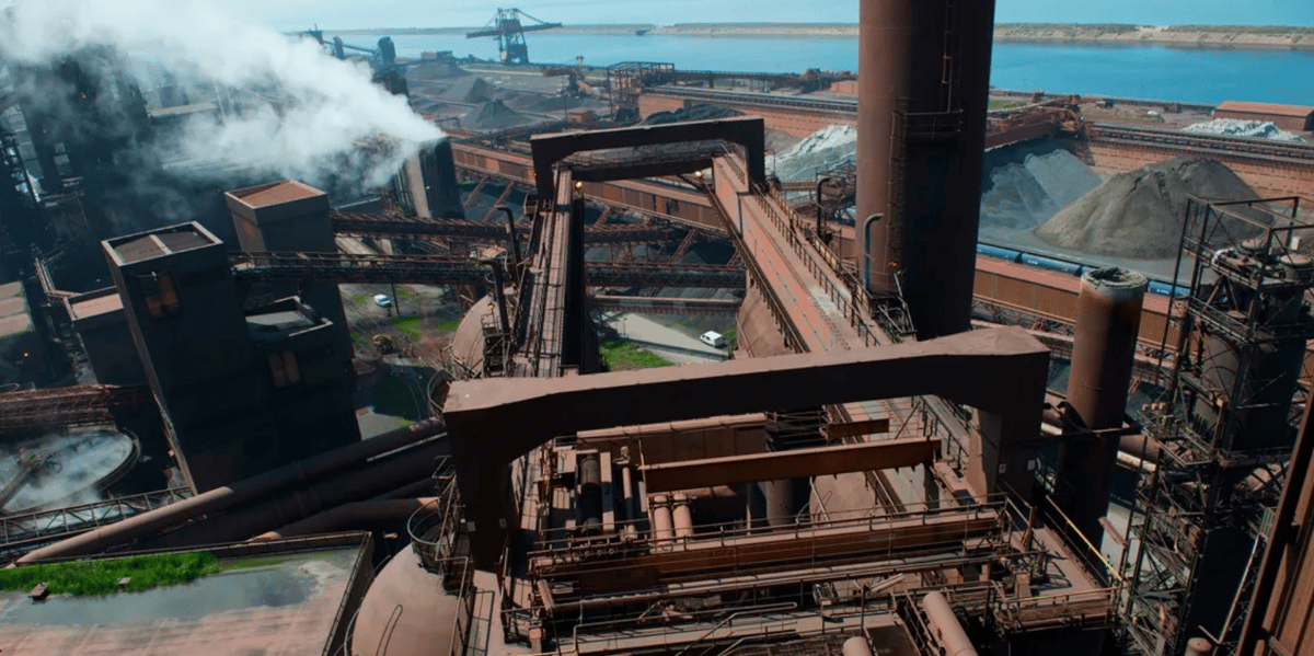 Le site Arcelor Mittal de Dunkerque rejette 11 millions de tonnes de CO2 chaque année pour produire plus de 6 millions de tonnes d'acier.