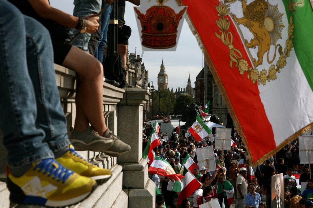 Manifestation a londres a l'occasion du premier anniversaire de la mort de mahsa amini