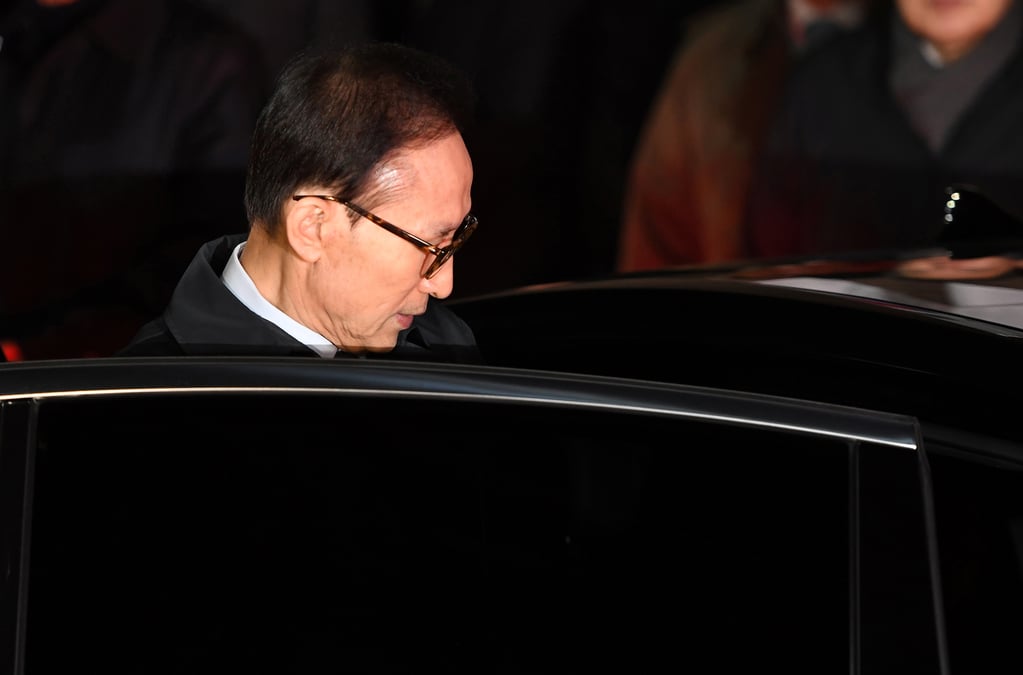 Arrestation de l'ancien president sud-coreen lee myung-bak