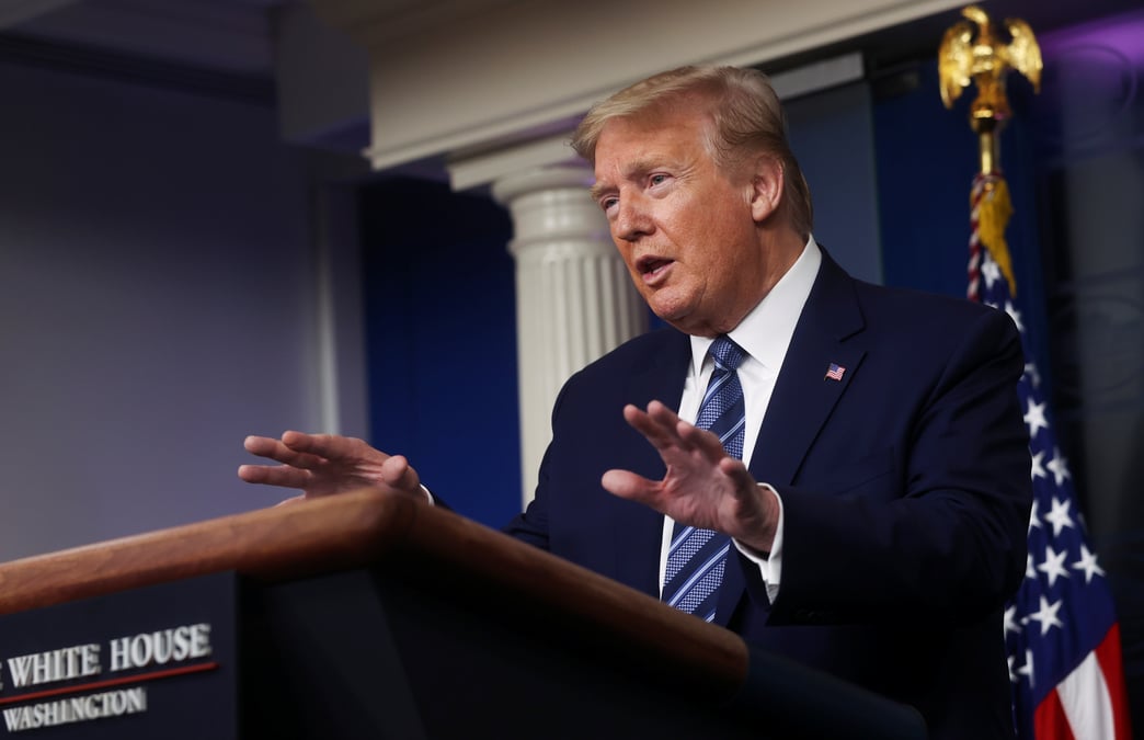 Coronavirus: trump salue les projets de levee des restrictions dans certains etats us