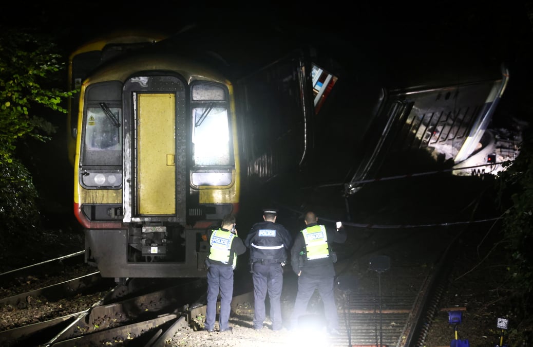 Plusieurs blesses en angleterre apres une collision entre deux trains