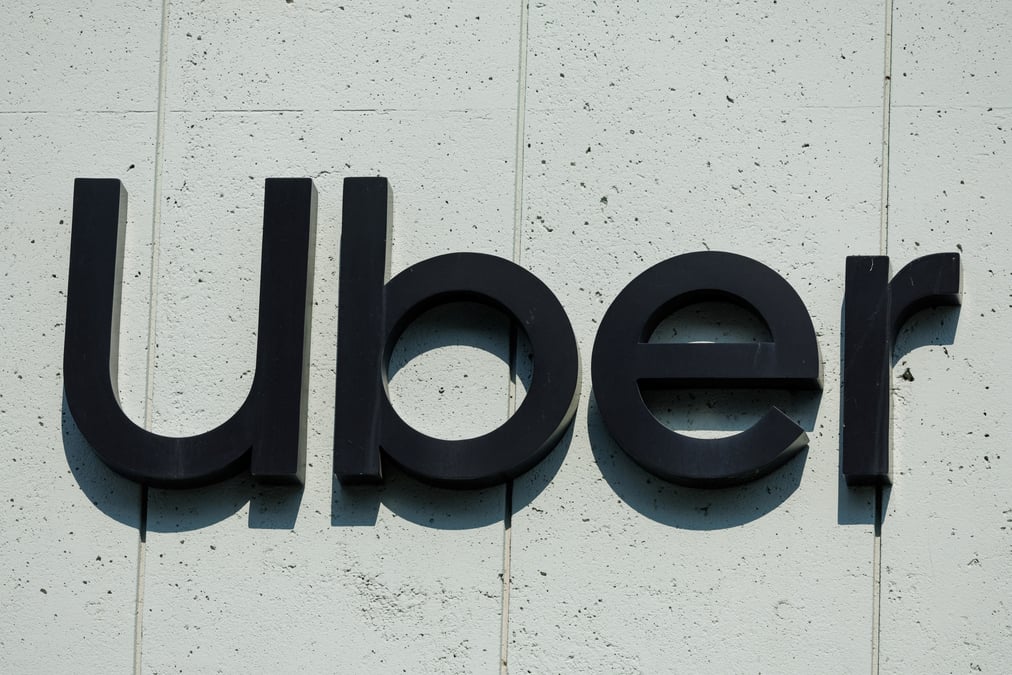 Logo d'uber sur un batiment a los angeles, californie