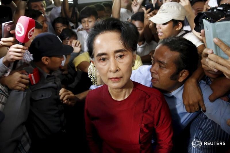 Le president birman felicite aung san suu kyi