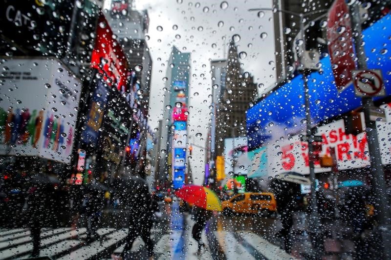 A times square, des recits de migrants au bout du fil