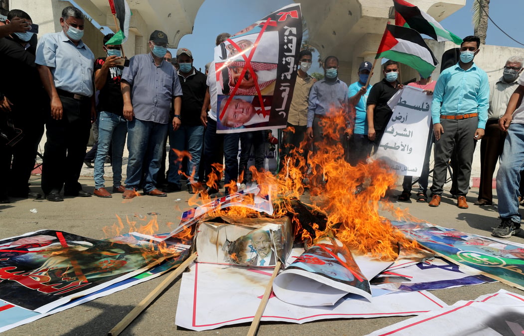 Les emirats arabes unis et bahrein ont signe des accords historiques avec israel
