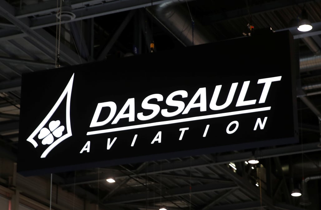 Dassault a un "plan b" en cas d'echec du projet d'avion de combat du futur, dit le pdg du groupe