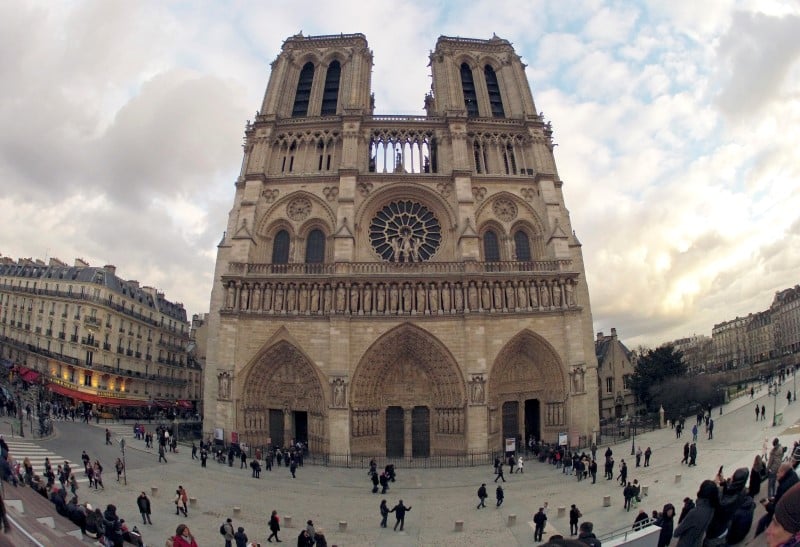 Hommage de l'eglise de france aux chretiens d'orient