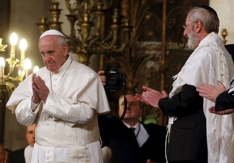 Le pape se rend dans la grande synanogue de rome