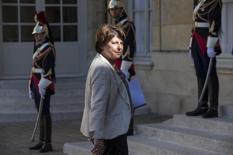 Aubry appelle a voter hamon