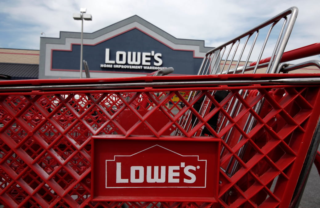 Usa: lowe's reduit ses previsions et ferme l'enseigne orchard