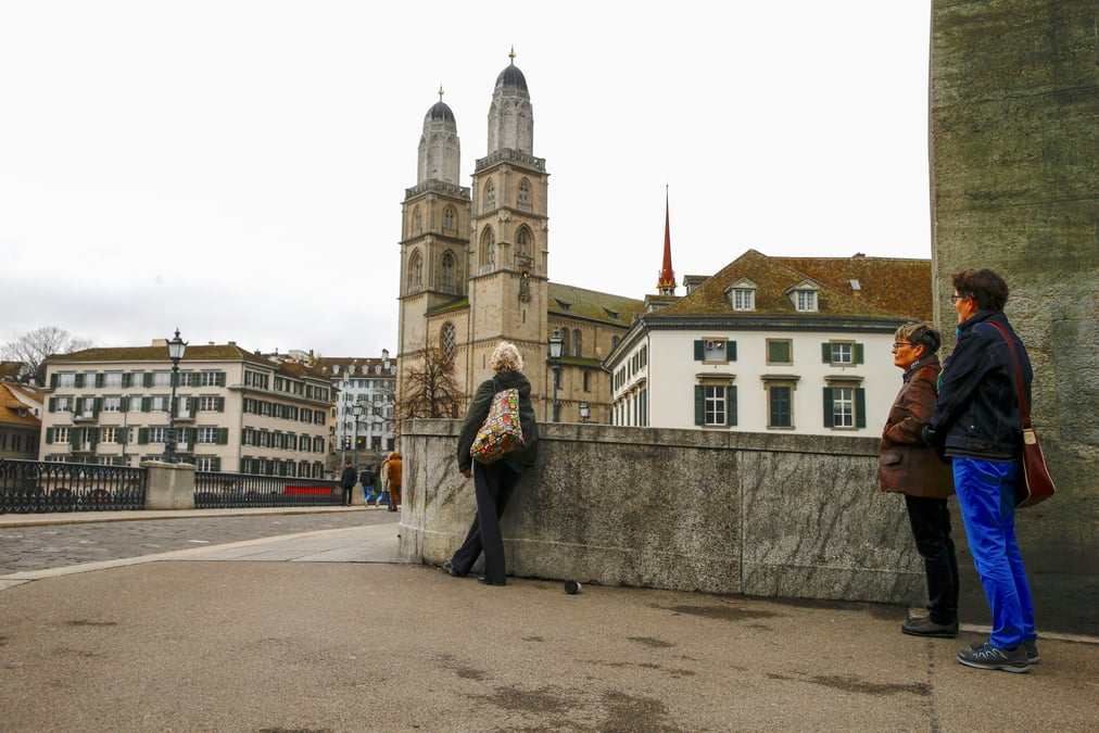 La suisse rend hommage aux morts du covid-19
