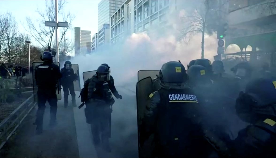 Quelques incidents a l'arrivee des "convois de la liberte" a paris