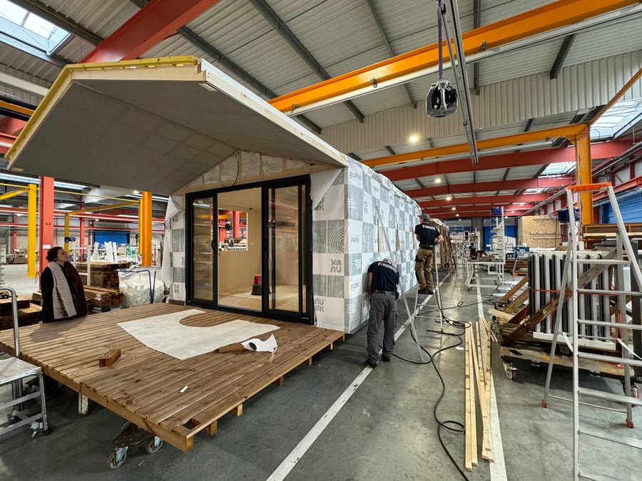 Localisé à Venansault (Vendée), le constructeur de Mobil-homes Rideau a construit un nouveau site de production où il envisage de produire 6.000 unités par an à partir de 2025, contre 4.500 aujourd’hui.
