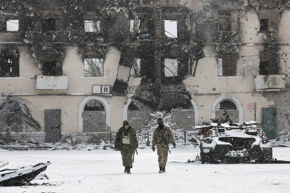 Vers un debut du retrait des armes lourdes dans l’est de l’ukraine ce mardi, selon berlin
