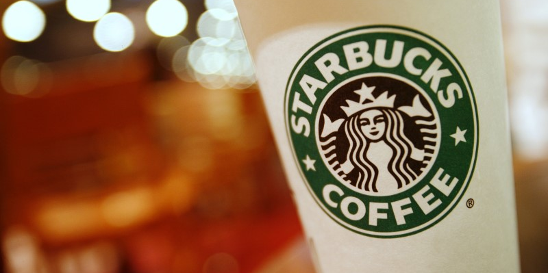 Starbucks, pour qui la Chine est le second marché mondial, a fermé la moitié de ses 4.000 points de vente dans le pays.
