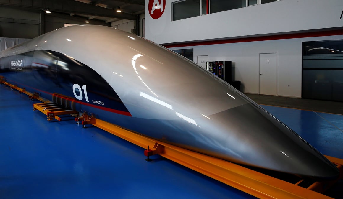 Hyperloop transportation technologies devoile sa capsule passagers