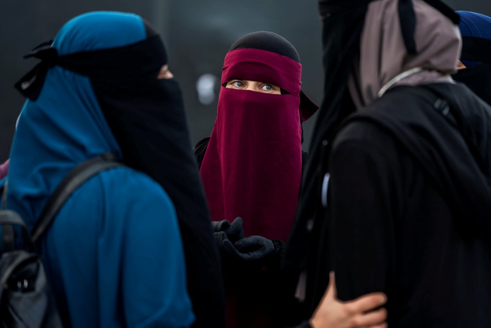 La tunisie interdit le port du niqab dans les etablissements publics