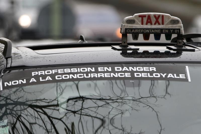 La colere des chauffeurs de taxi contre uberpop ne faiblit pas