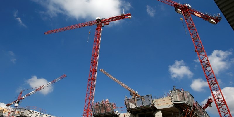 Mises en chantier de logements et permis de construire poursuivent leur baisse