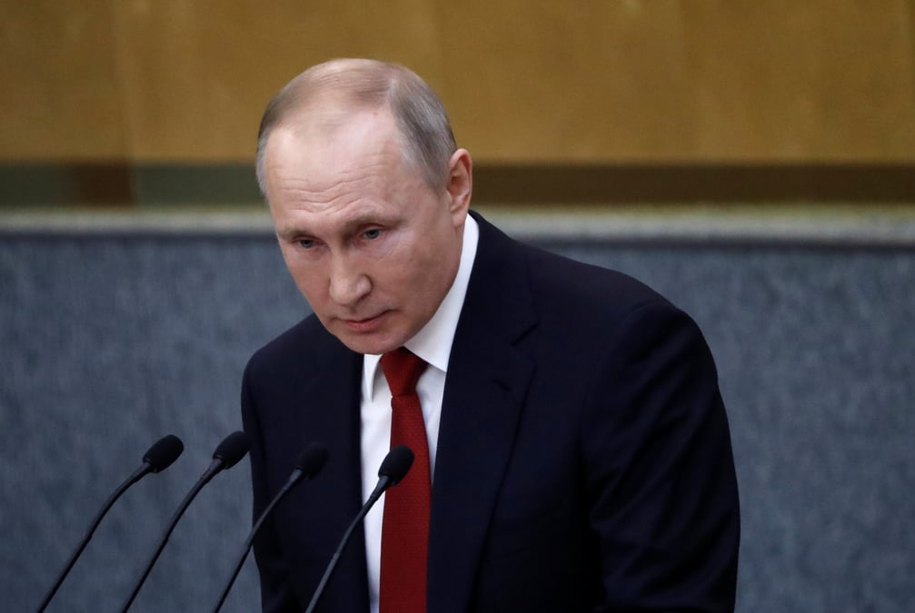 Amendement sur les mandats presidentiels: poutine saisit la cour constitutionnelle