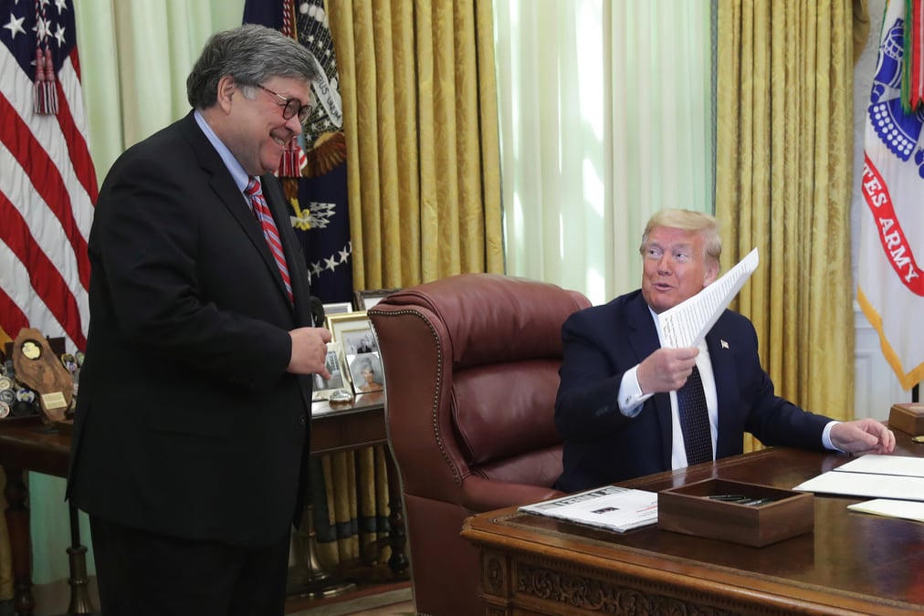 Trump signe son decret contre les reseaux sociaux, qu'il accuse de "pratiques professionnelles deloyales"