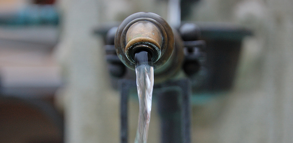 Les réseaux de distribution des opérateurs en charge de la fourniture d’eau sont, à certains endroits, particulièrement inefficaces.