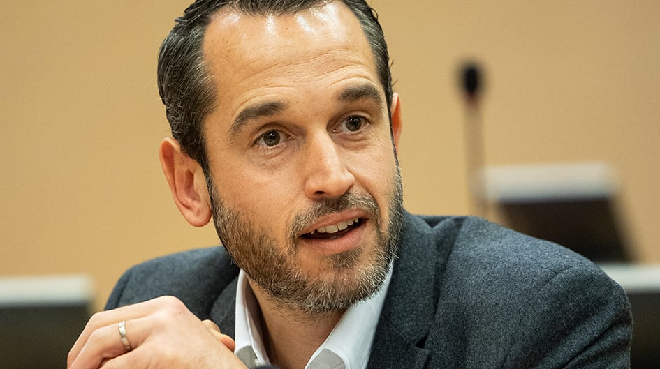 Pierre Jouvet, secrétaire général du PS plaide pour le dialogue social et souhaite aller jusqu'au bout du conclave sur les retraites.