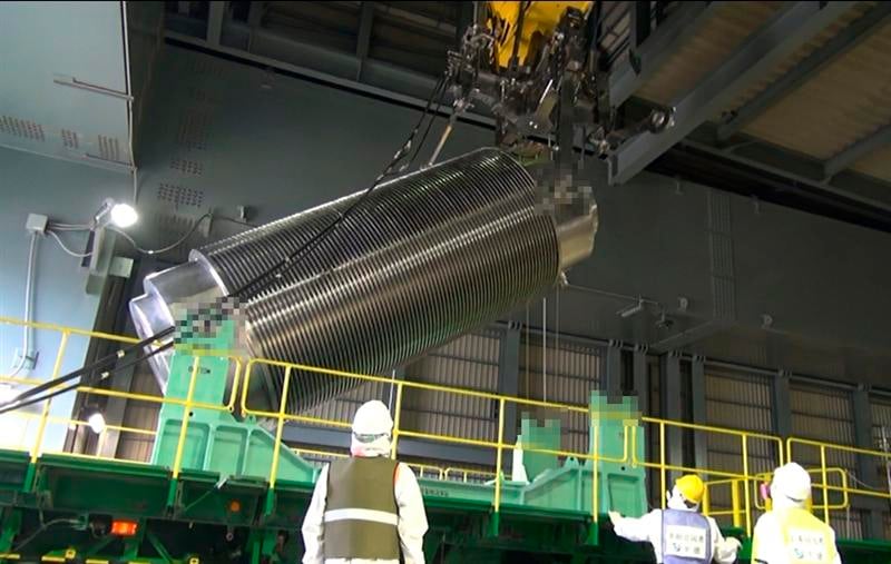 Les premières barres de combustible retirées à Fukushima