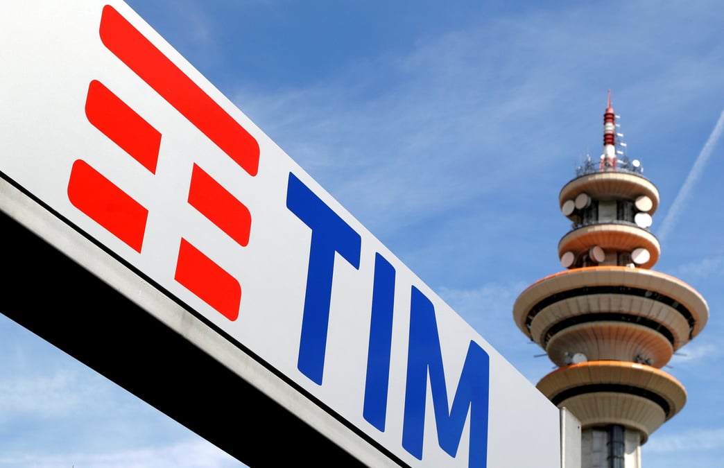 Kkr envisage d'investir davantage dans le reseau fixe de telecom italia