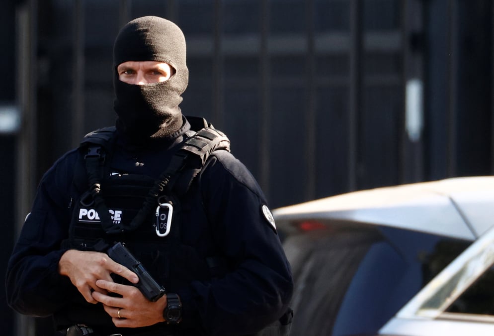 France: deux hommes lies a l'ultradroite interpelles dans une enquete antiterroriste