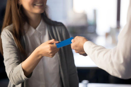 Économie circulaire : quel avenir pour les cartes de visite à l’ère du digital ?