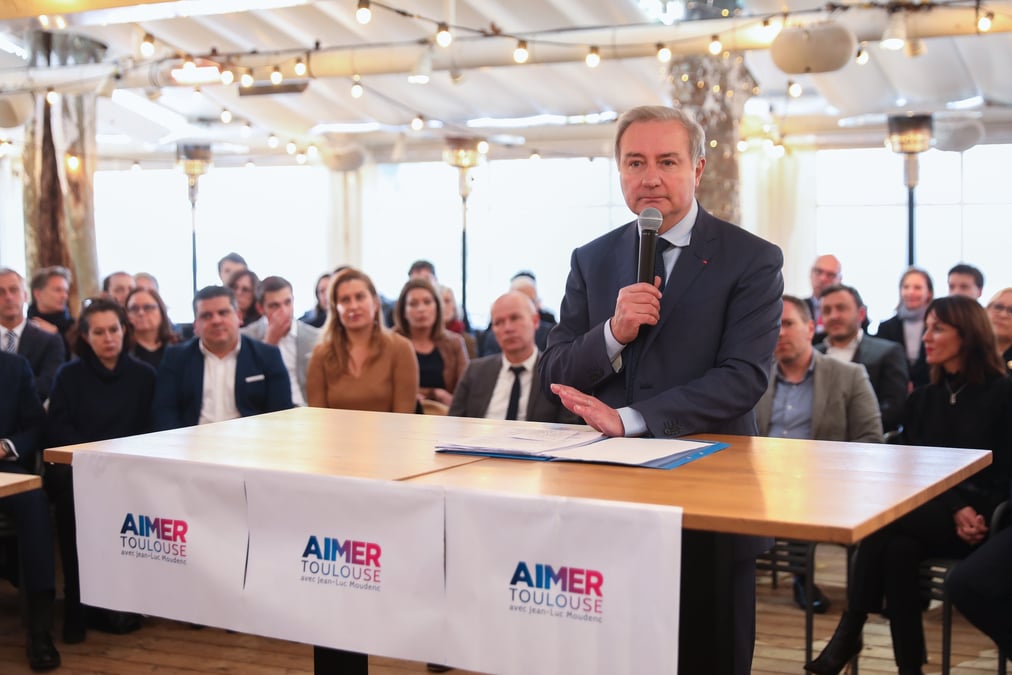 Pour les élections municipales à Toulouse, Jean-Luc Moudenc promet la stabilité fiscale aux entreprises.