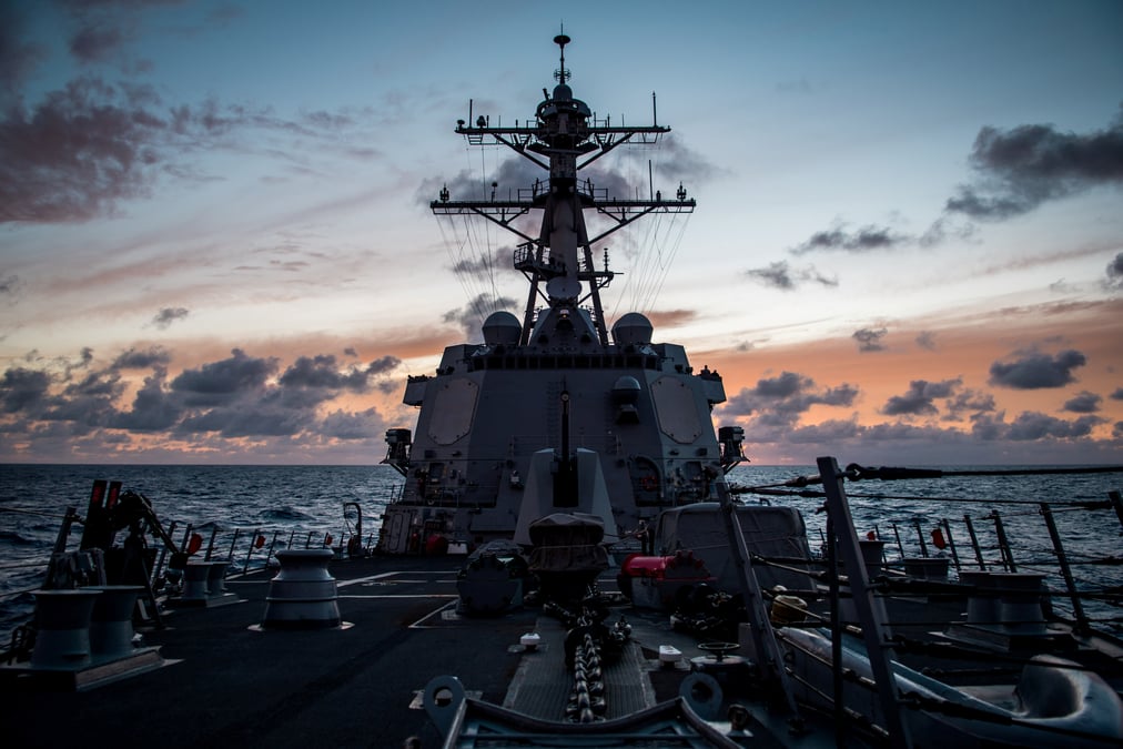 Des navires de guerre us et canadien ont traverse le detroit de taiwan