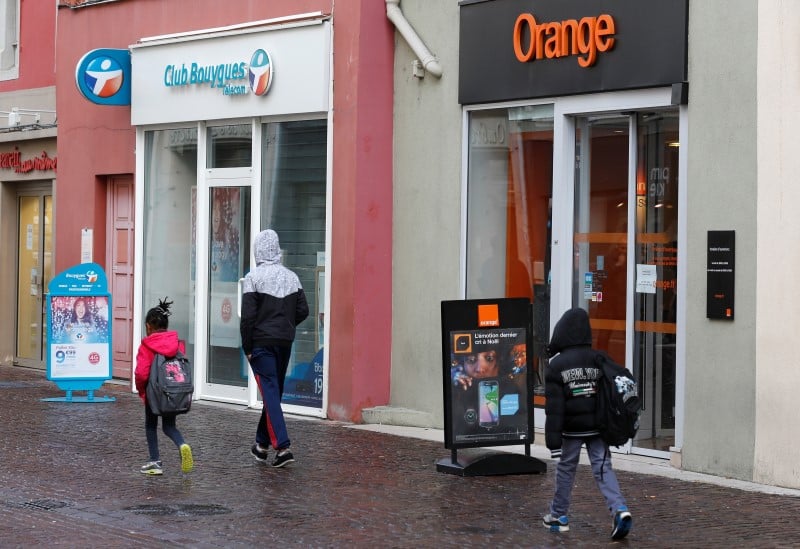 Le president de l'arcep met en garde orange et bouygues des "lignes rouges"