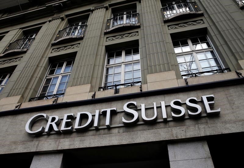 C.suisse peine a calmer la revolte sur la paie des dirigeants