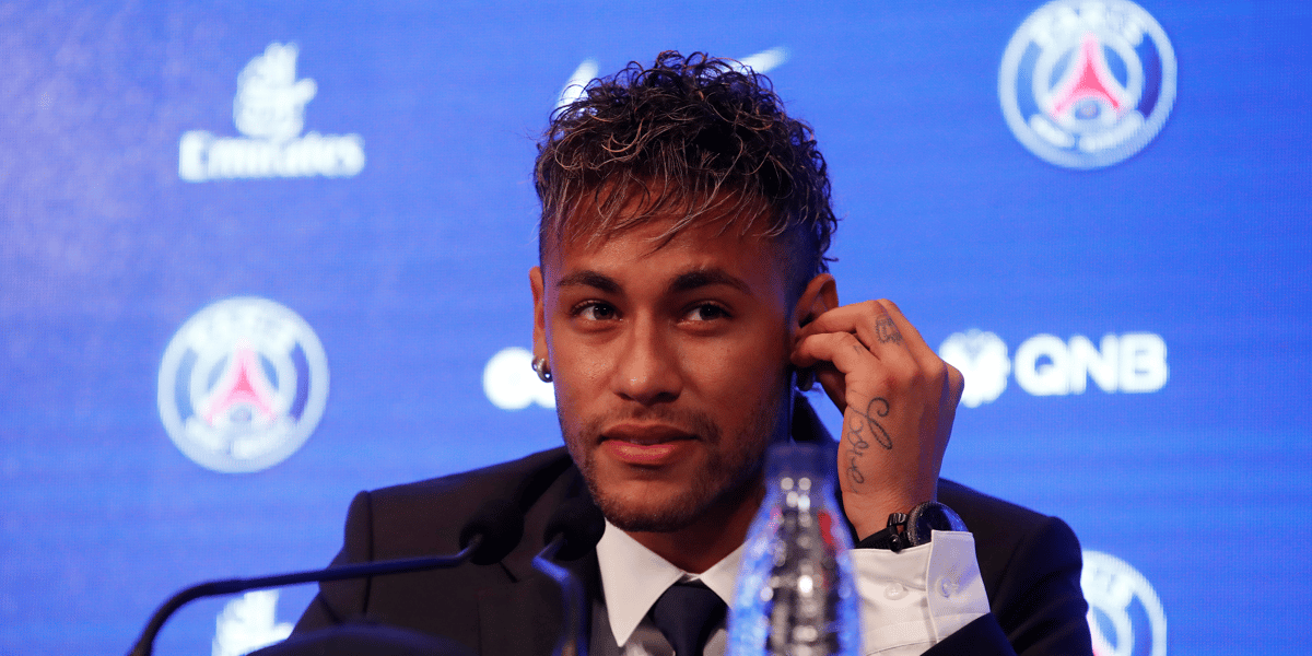 Neymar accueilli comme un chef d'etat a paris