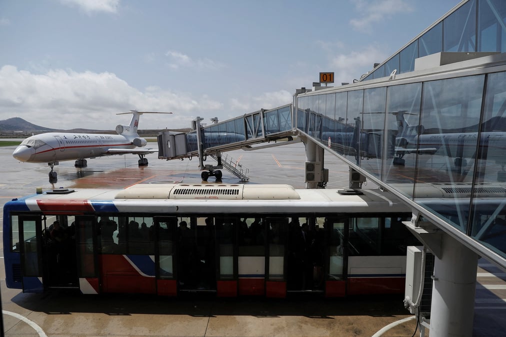Un avion d'air koryo a l'aeroport de pyongyang