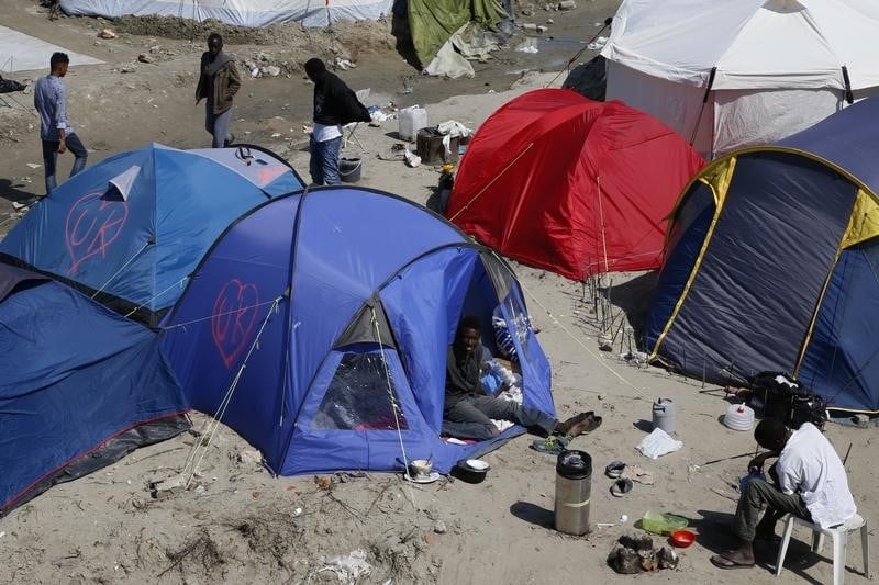 Des transporteurs convergent vers calais pour denoncer les camps de migrants