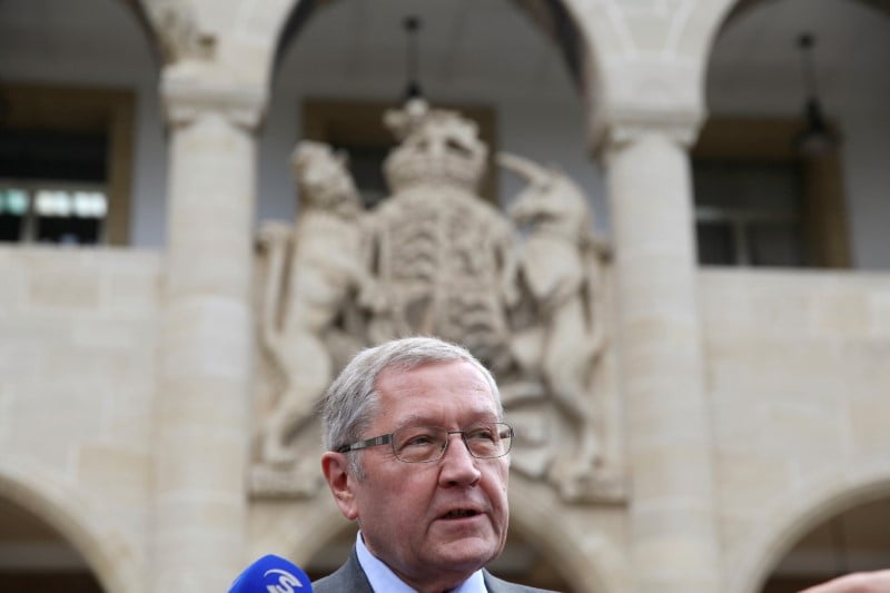 Le mes incite athenes a se preparer a emprunter sur les marches