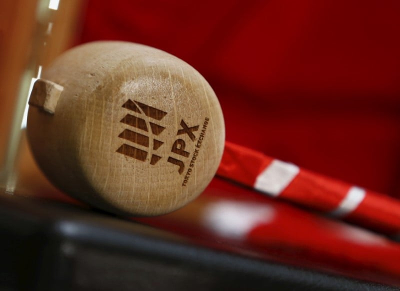 Tokyo finit en hausse