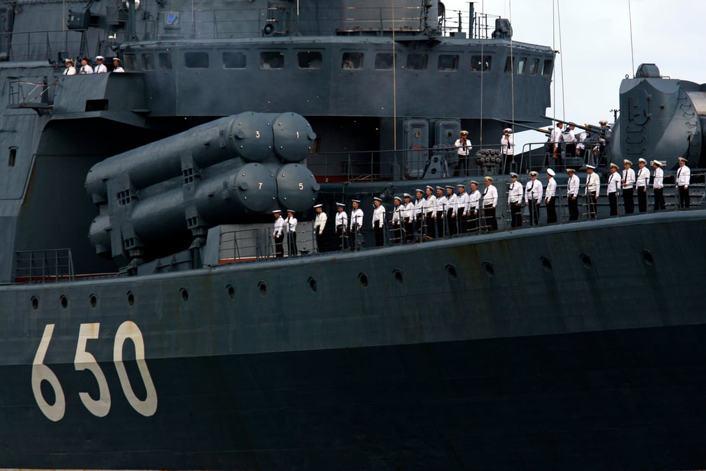 Six navires de guerre russes en route vers la mer noire, selon interfax
