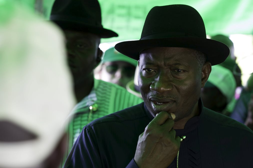 Goodluck jonathan felicite muhammadu buhari et appelle au calme au nigeria