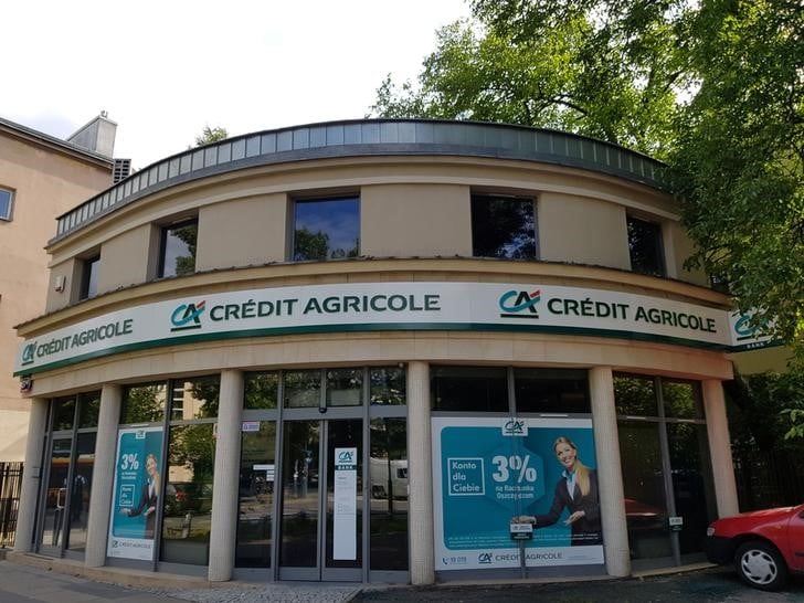 Credit agricole dement vouloir ceder ses activites en pologne